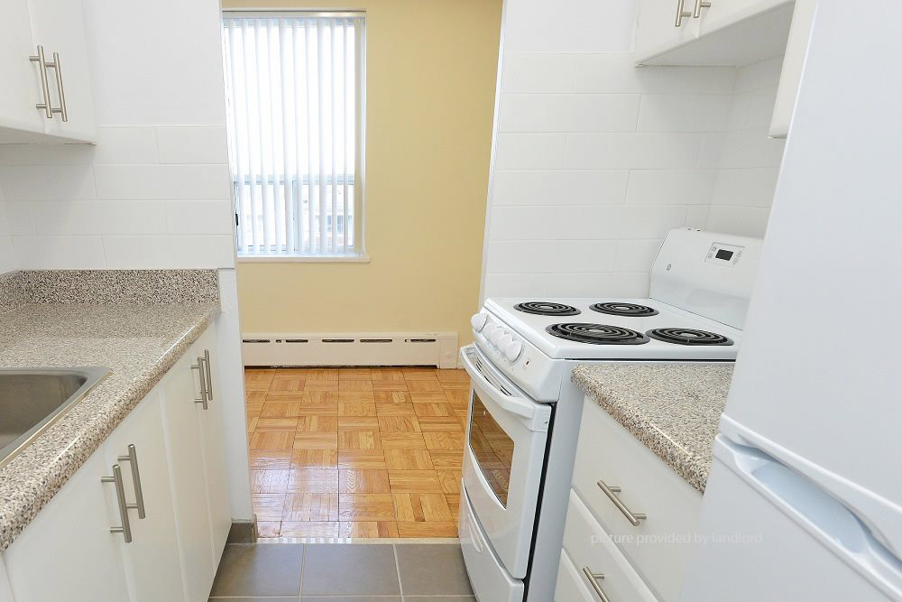 82 Warren Rd, TORONTO , ON 1 Bedroom for rent TORONTO Apartments