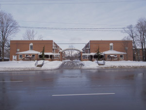 Rental Low-rise 840 Dundas St E, Whitby, ON