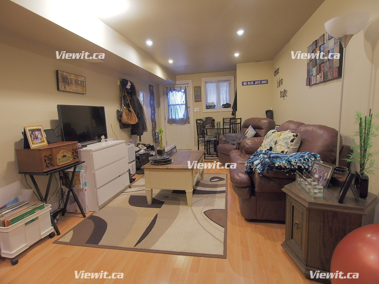 QUEENPAPE, TORONTO, ON Bachelor for rent TORONTO Apartments