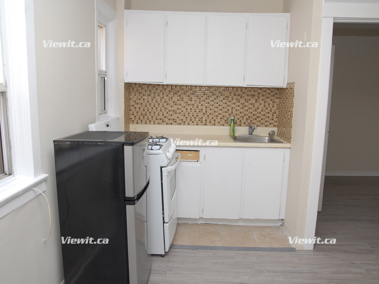 98 Vaughan Rd, YORK, ON Bachelor for rent YORK Apartments