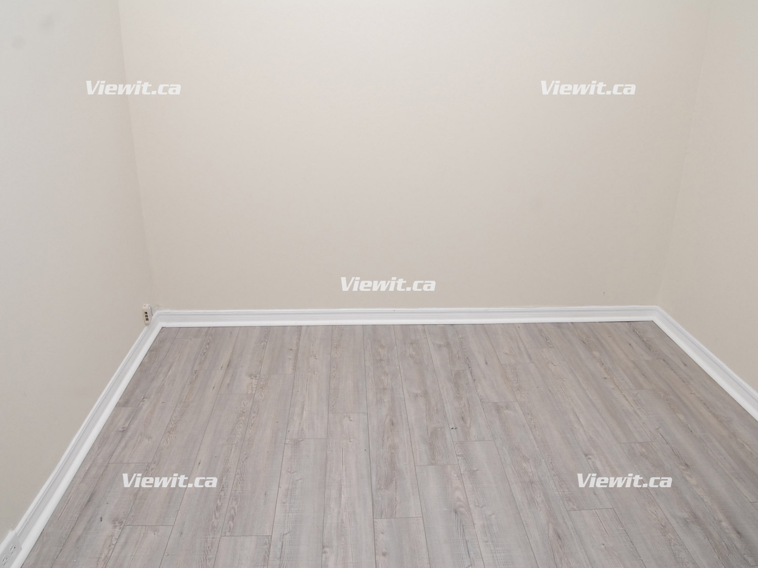 98 Vaughan Rd, YORK, ON : Bachelor for rent -- YORK Apartments