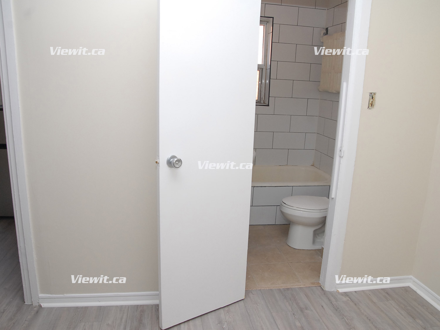 98 Vaughan Rd, YORK, ON Bachelor for rent YORK Apartments