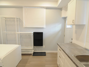 Bachelor apartment for rent in EAST YORK