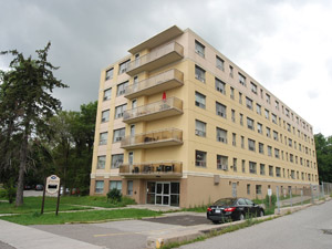 Rental Low-rise 3210 Lawrence Ave E, Scarborough, ON