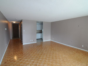 Bachelor apartment for rent in North York