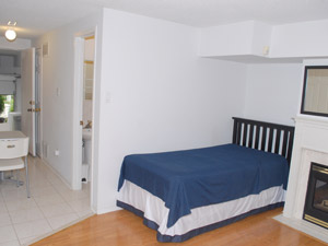 Bachelor apartment for rent in ETOBICOKE