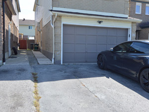 2 Bedroom apartment for rent in AJAX 