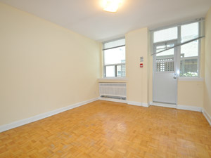 Bachelor apartment for rent in TORONTO 