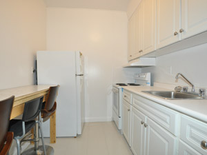 Bachelor apartment for rent in TORONTO 