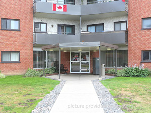 Bachelor apartment for rent in OSHAWA  