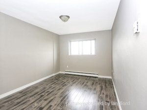 Bachelor apartment for rent in OSHAWA  