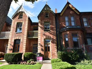 3+ Bedroom apartment for rent in TORONTO