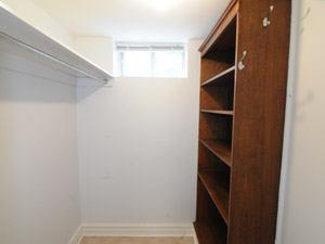 3+ Bedroom apartment for rent in TORONTO  
