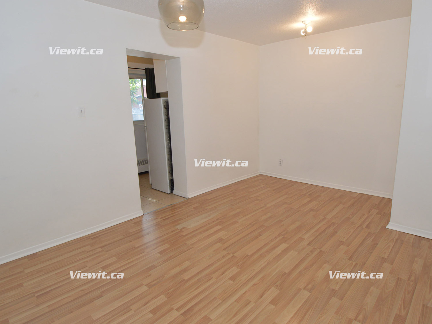 Dufferin-Queen Toronto, Bach 3