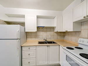 Bachelor apartment for rent in TORONTO