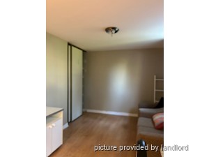 Room / Shared apartment for rent in MARKHAM 