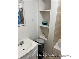 Bachelor apartment for rent in THORNHILL