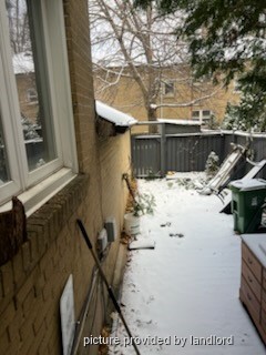 Room / Shared apartment for rent in EAST YORK