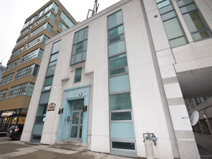 Bachelor apartment for rent in TORONTO 