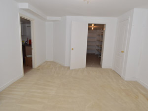 3+ Bedroom apartment for rent in RICHMOND HILL  