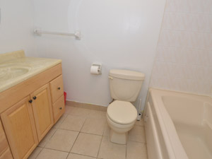 3+ Bedroom apartment for rent in RICHMOND HILL  