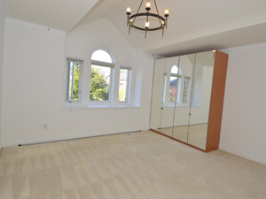 3+ Bedroom apartment for rent in RICHMOND HILL  