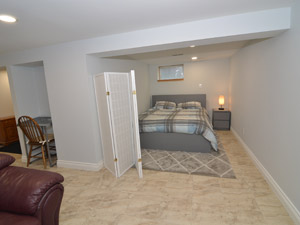 Bachelor apartment for rent in Toronto  