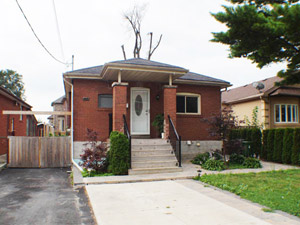 Rental House Lawrence West-Blackcreek, North York, ON