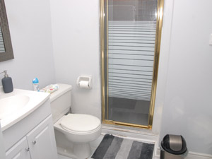 Bachelor apartment for rent in NORTH YORK       