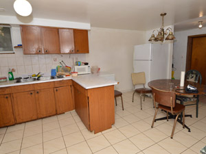 Room / Shared apartment for rent in Toronto