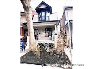 Room / Shared apartment for rent in TORONTO