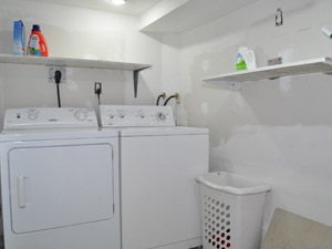 Bachelor apartment for rent in Mississauga