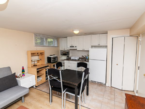 Bachelor apartment for rent in ETOBICOKE