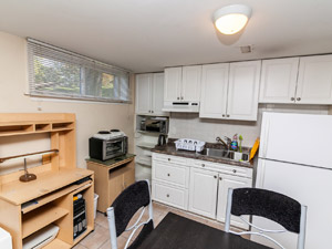 Bachelor apartment for rent in ETOBICOKE