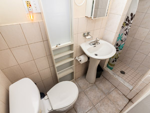 Bachelor apartment for rent in ETOBICOKE