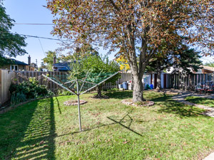 Bachelor apartment for rent in ETOBICOKE