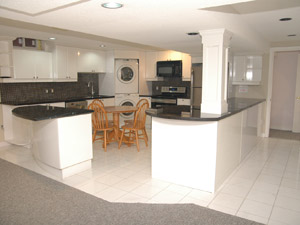 2 Bedroom apartment for rent in RICHMOND HILL 