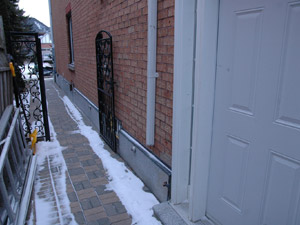 2 Bedroom apartment for rent in RICHMOND HILL 