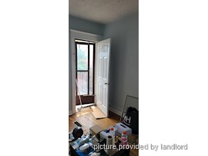 Room / Shared apartment for rent in TORONTO