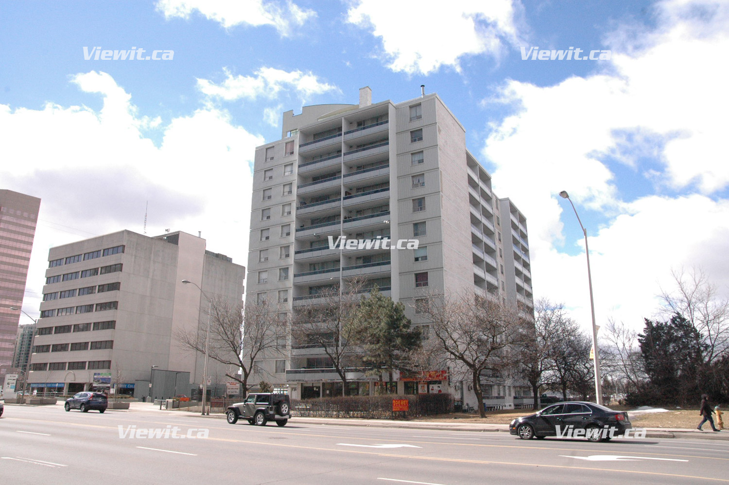 For rent 5754 Yonge St North York, 3+ bdrm Viewit 160036