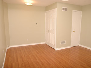 Bachelor apartment for rent in SCARBOROUGH