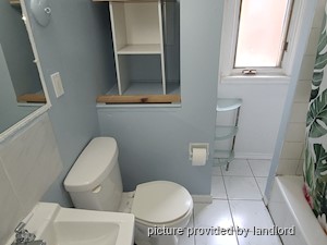 Room / Shared apartment for rent in TORONTO