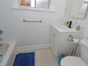 Room / Shared apartment for rent in TORONTO