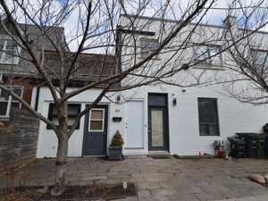 Room / Shared apartment for rent in TORONTO