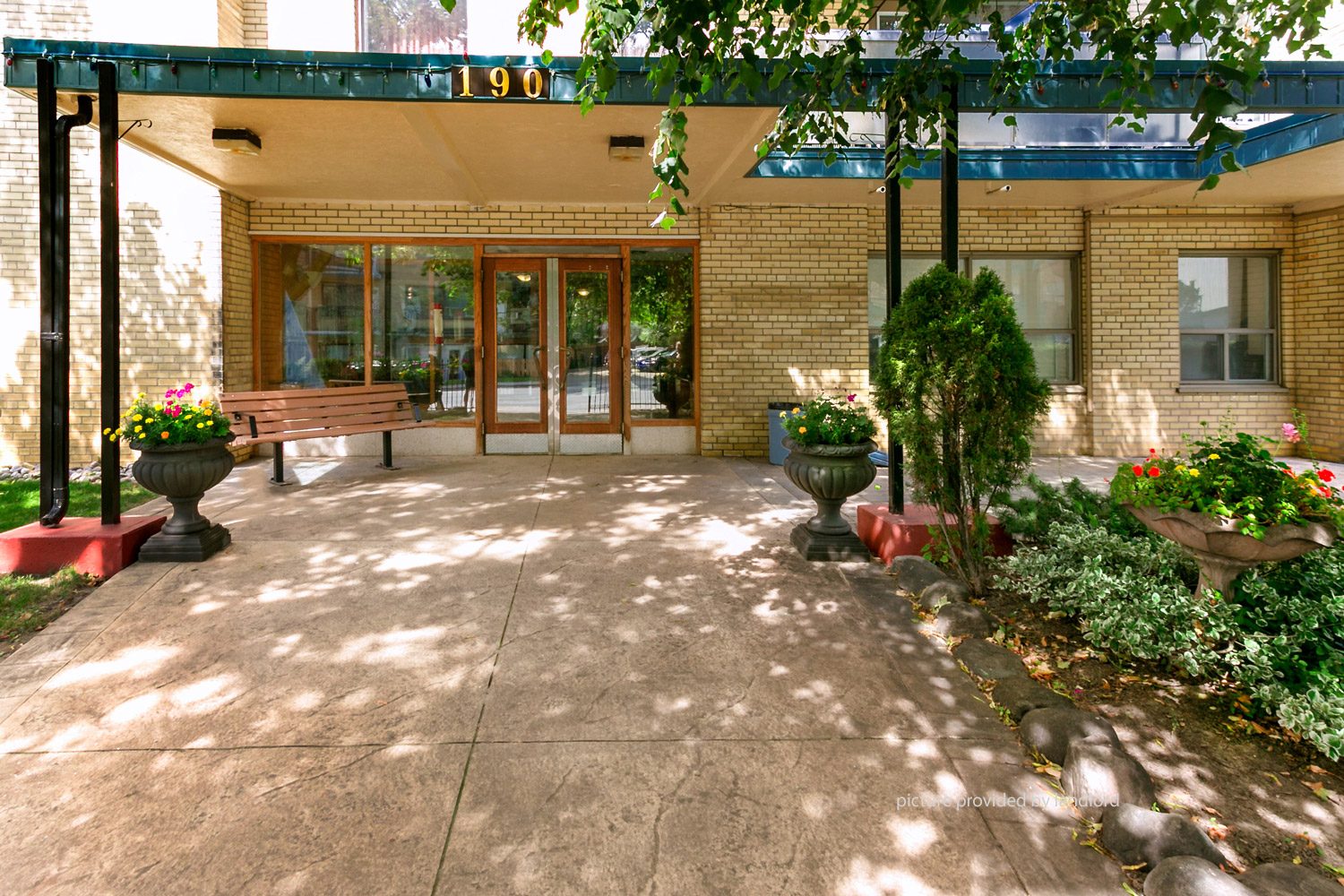 For rent 190 Cosburn Avenue Toronto, 1 bdrm Viewit 168795