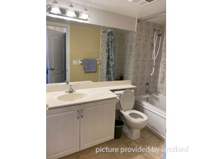 Room / Shared apartment for rent in NORTH YORK 