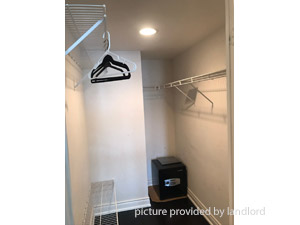 Room / Shared apartment for rent in NORTH YORK 