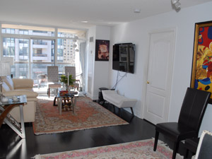 Room / Shared apartment for rent in NORTH YORK 