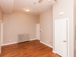 Bachelor apartment for rent in YORK