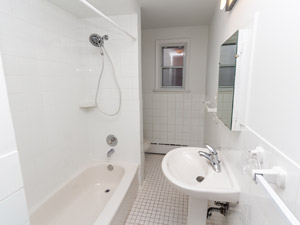 3+ Bedroom apartment for rent in TORONTO 